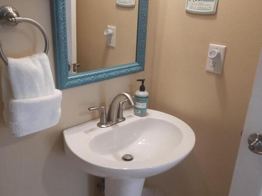 233 S Brevard Avenue, Cocoa Beach, FL 32931