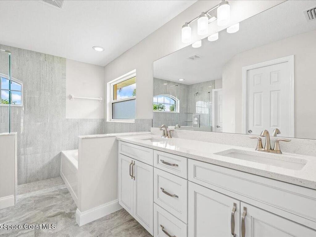 1204 Captiva Island Circle, Palm Bay, FL 32908