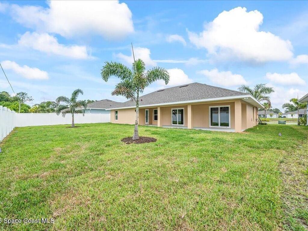 1204 Captiva Island Circle, Palm Bay, FL 32908