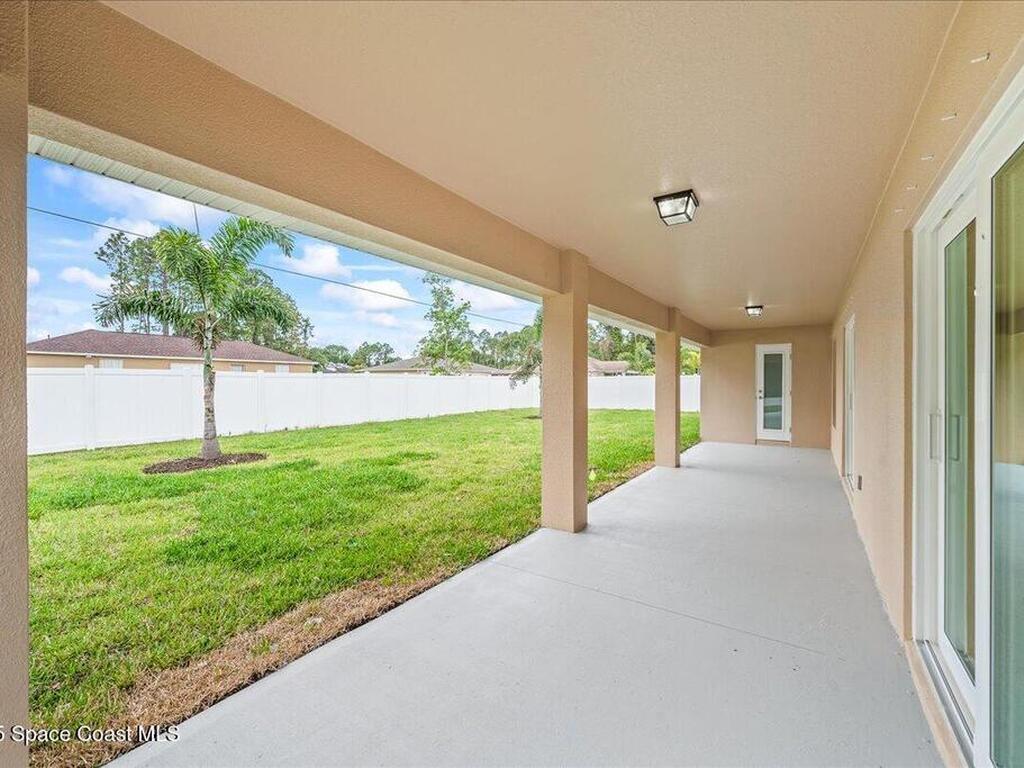 1204 Captiva Island Circle, Palm Bay, FL 32908