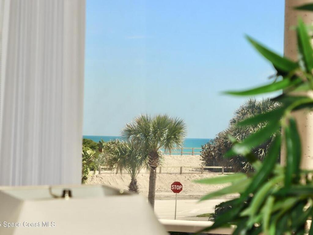 110 Warsteiner Way, Melbourne Beach, FL 32951