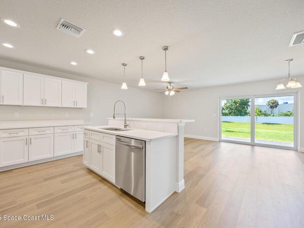 207 Hidden Woods Place, Melbourne, FL 32901