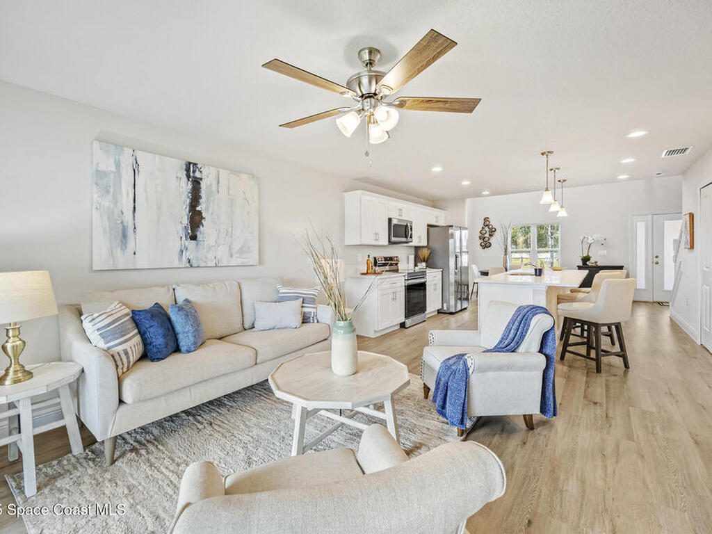 207 Hidden Woods Place, Melbourne, FL 32901