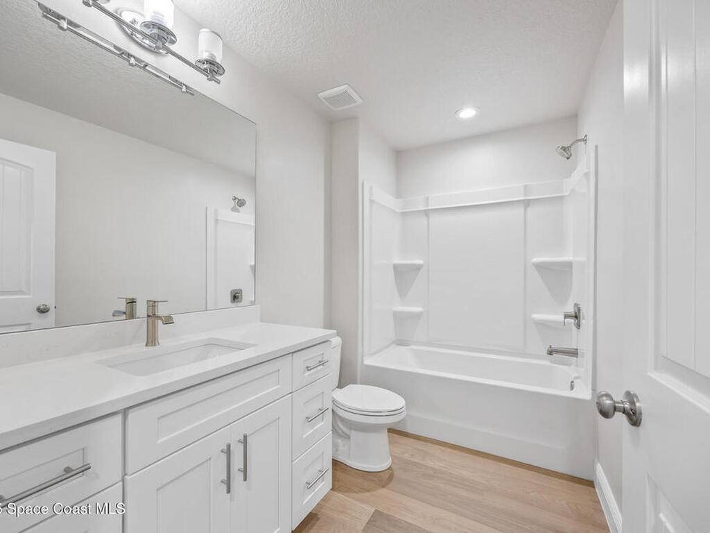 207 Hidden Woods Place, Melbourne, FL 32901