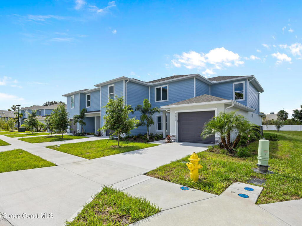 238 Hidden Woods Place, Melbourne, FL 32901