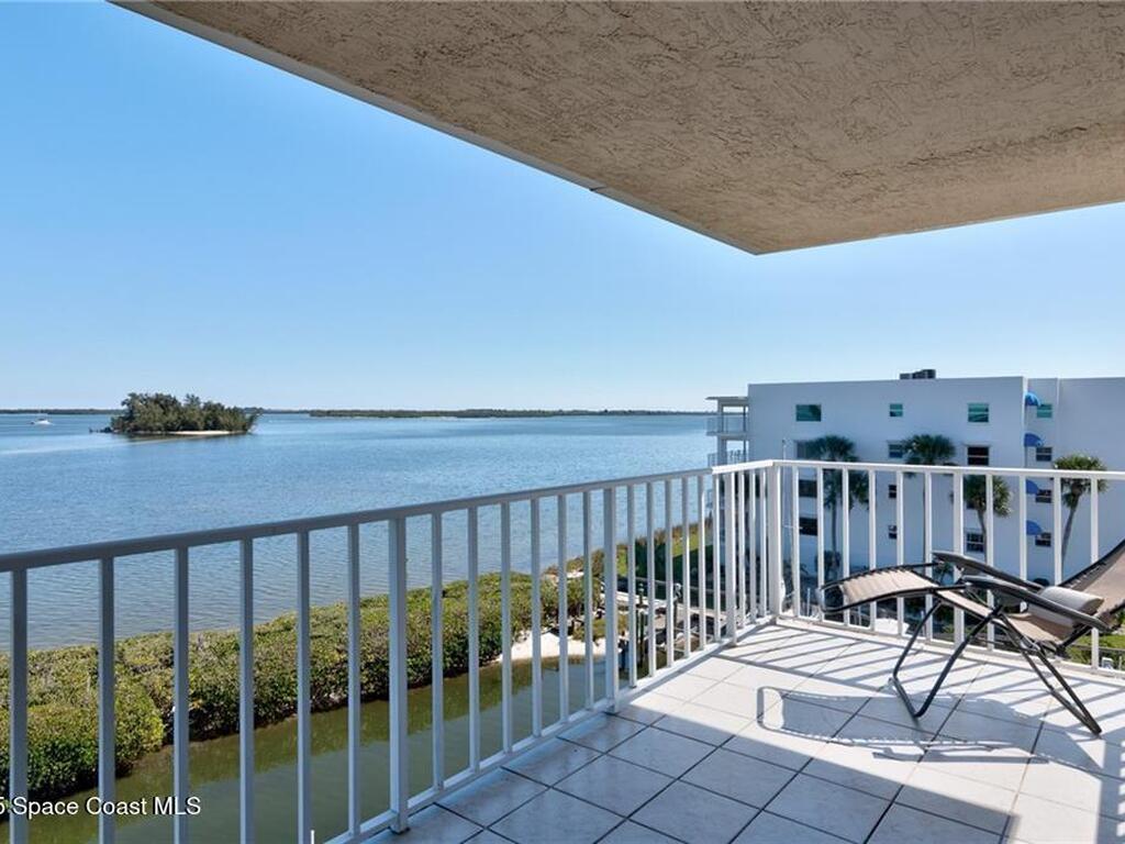 6061 N River Run Drive, Sebastian, FL 32958