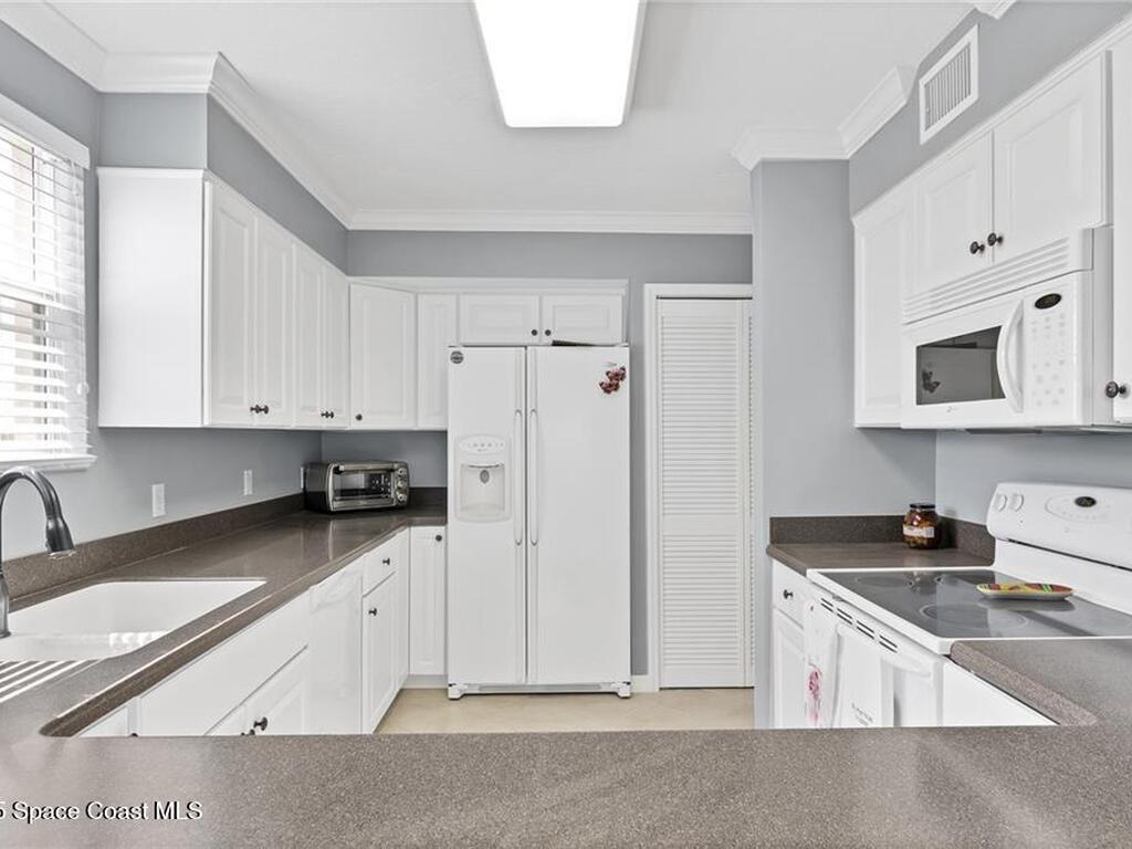 6061 N River Run Drive, Sebastian, FL 32958