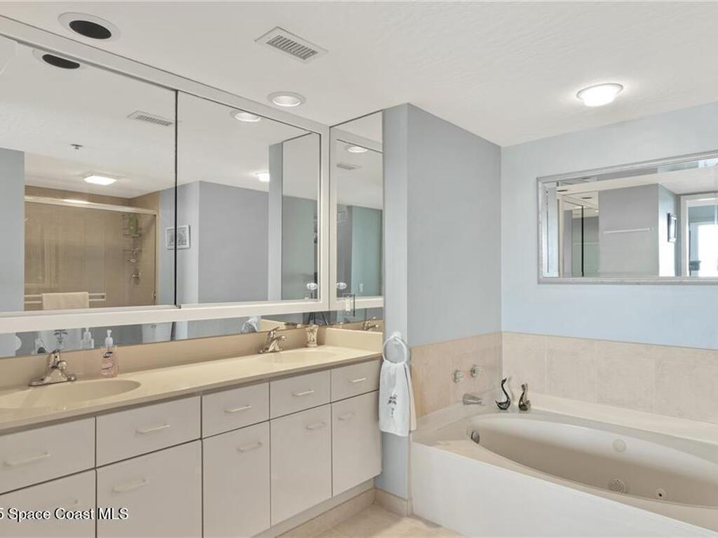 6061 N River Run Drive, Sebastian, FL 32958