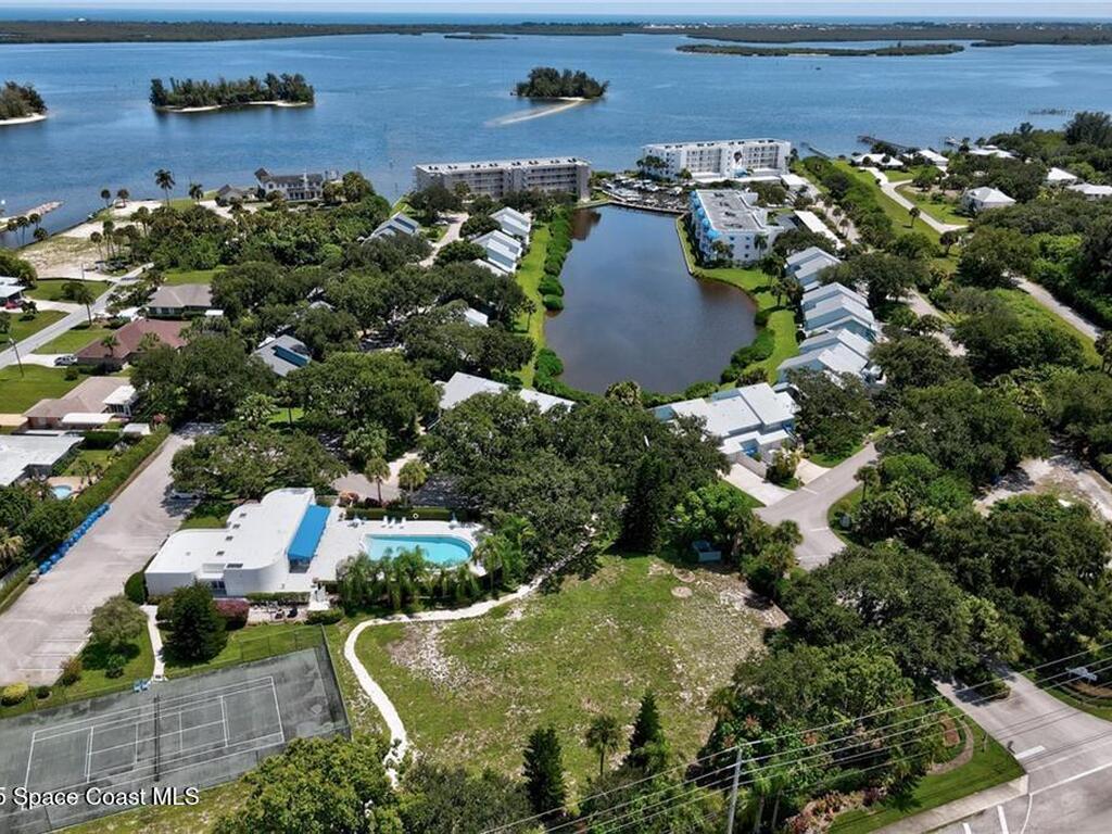 6061 N River Run Drive, Sebastian, FL 32958