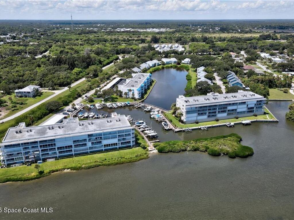 6061 N River Run Drive, Sebastian, FL 32958