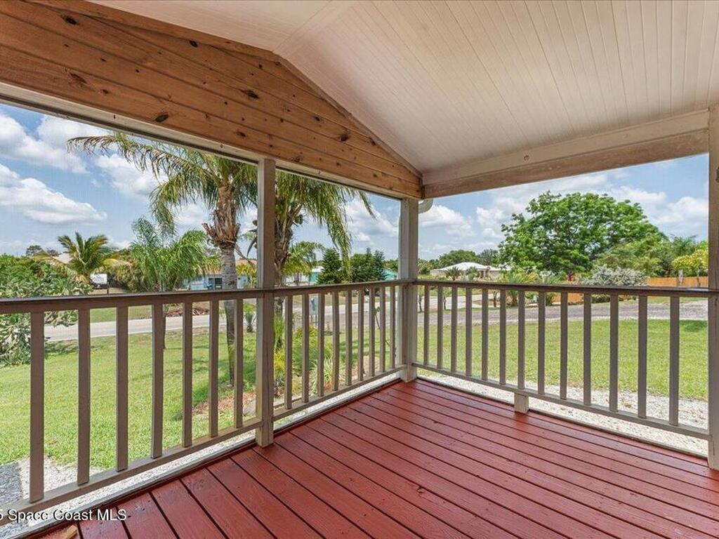 8865 Central Avenue, Micco, FL 32976