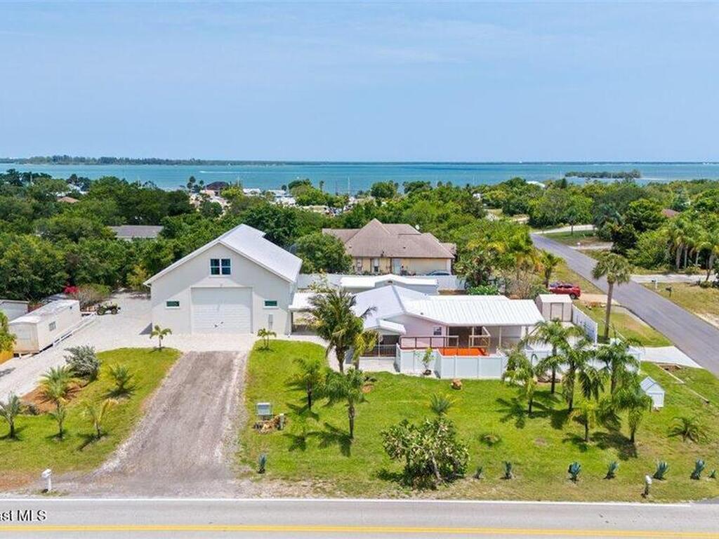 8865 Central Avenue, Micco, FL 32976