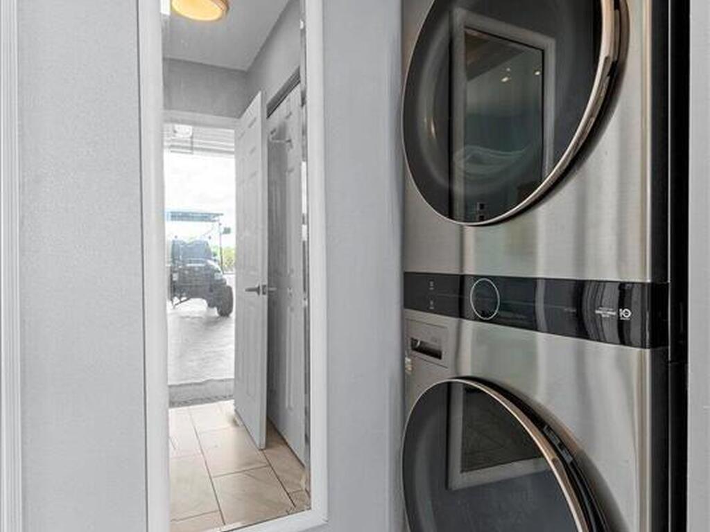 8865 Central Avenue, Micco, FL 32976