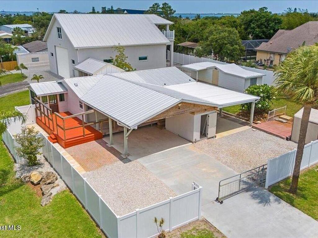 8865 Central Avenue, Micco, FL 32976