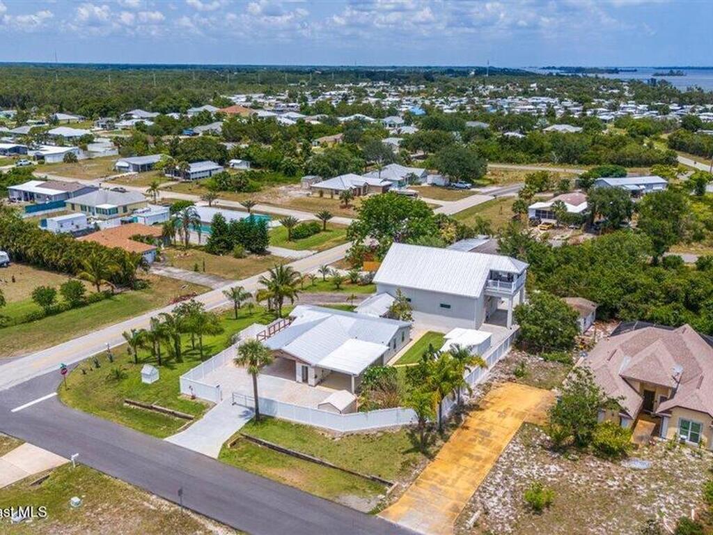 8865 Central Avenue, Micco, FL 32976