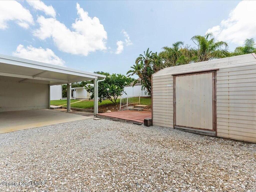 8865 Central Avenue, Micco, FL 32976