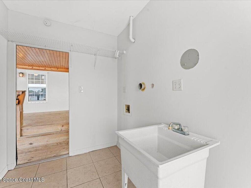 8865 Central Avenue, Micco, FL 32976