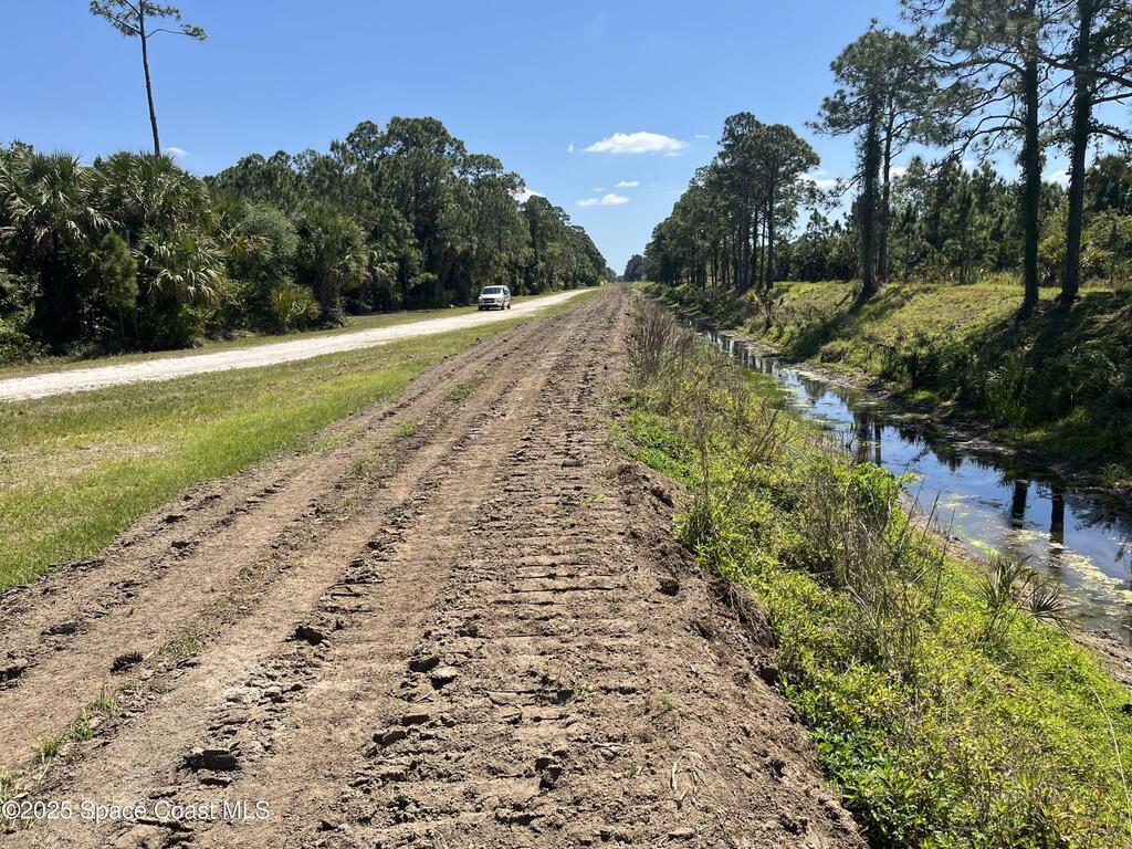 891 Hartsdale Avenue, Palm Bay, FL 32908