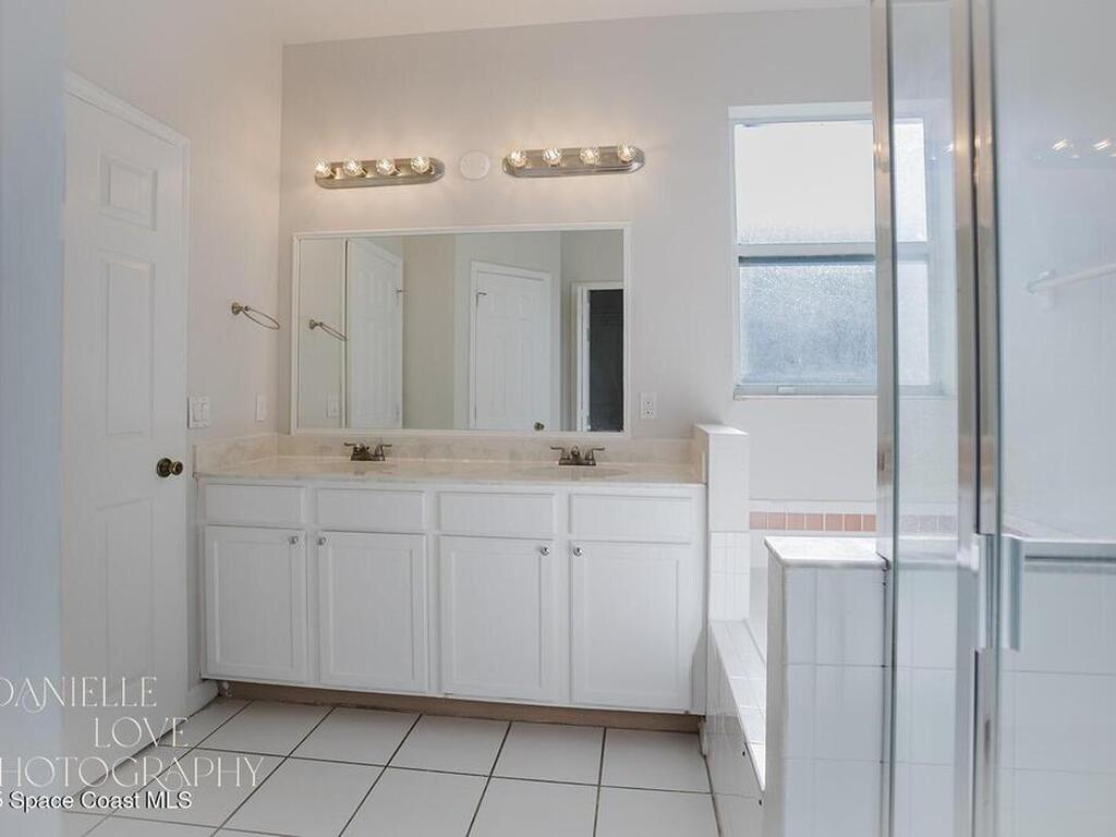 1110 8th Place, Vero Beach, FL 32960