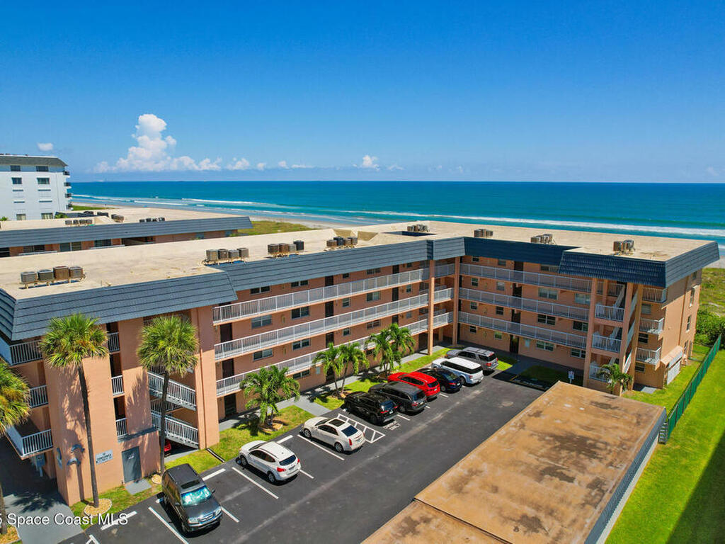 10 Sunflower Street, Cocoa Beach, FL 32931