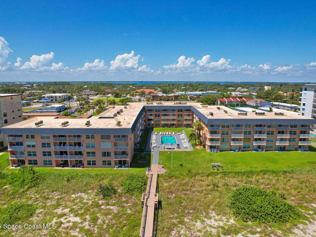 10 Sunflower Street, Cocoa Beach, FL 32931