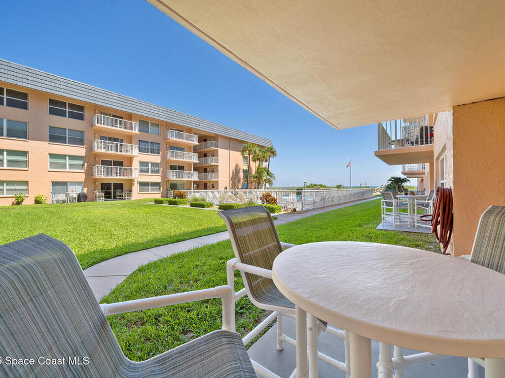 10 Sunflower Street, Cocoa Beach, FL 32931