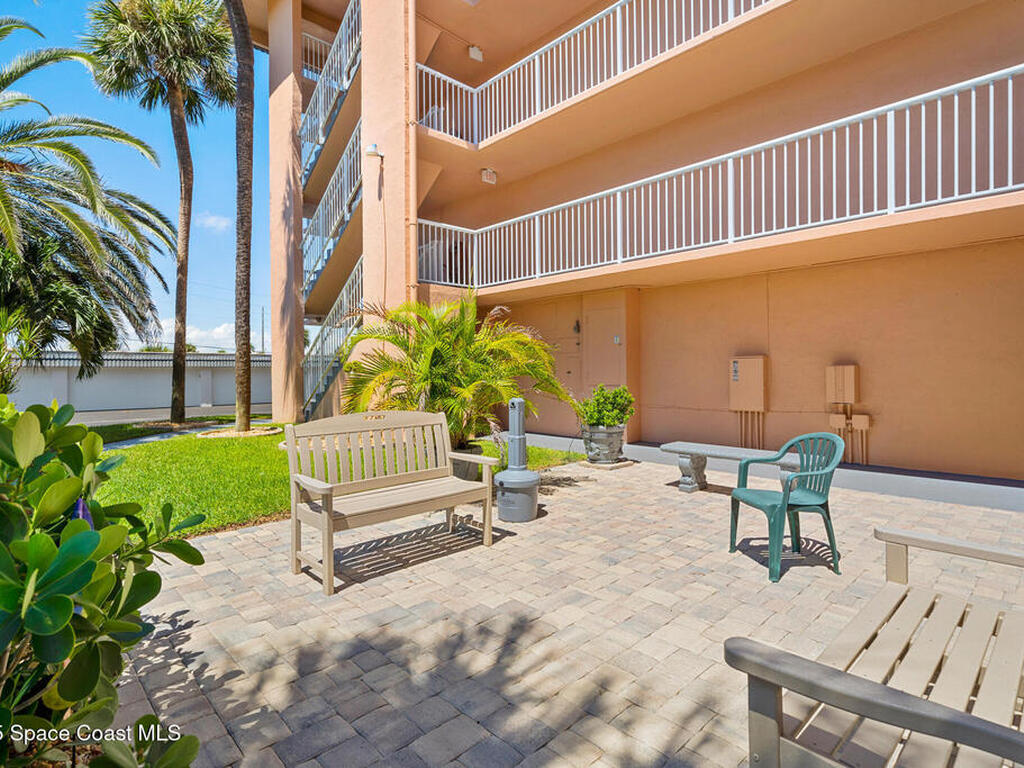 10 Sunflower Street, Cocoa Beach, FL 32931