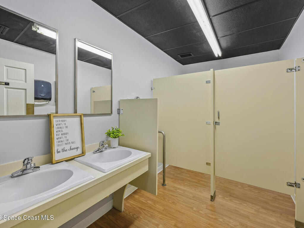 2705 N Harbor City Boulevard, Melbourne, FL 32935