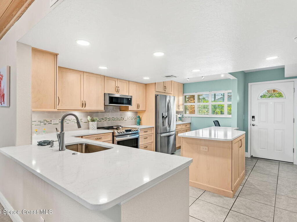 1101 S Miramar Avenue, Indialantic, FL 32903