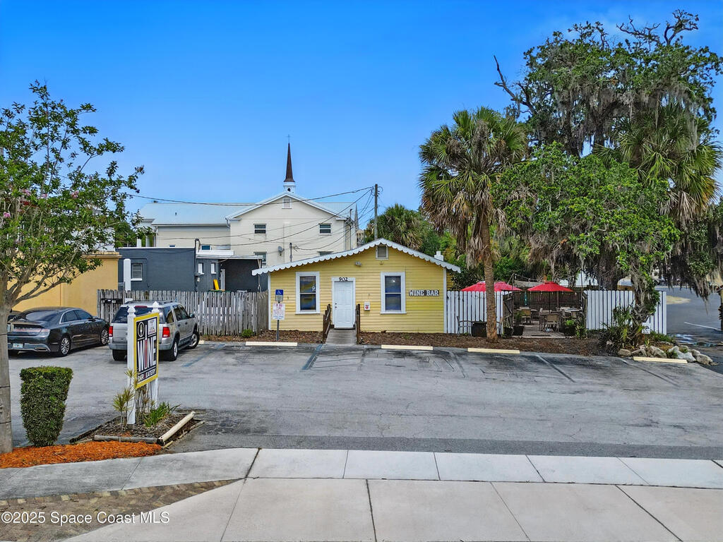 902 Florida Avenue, Cocoa, FL 32922