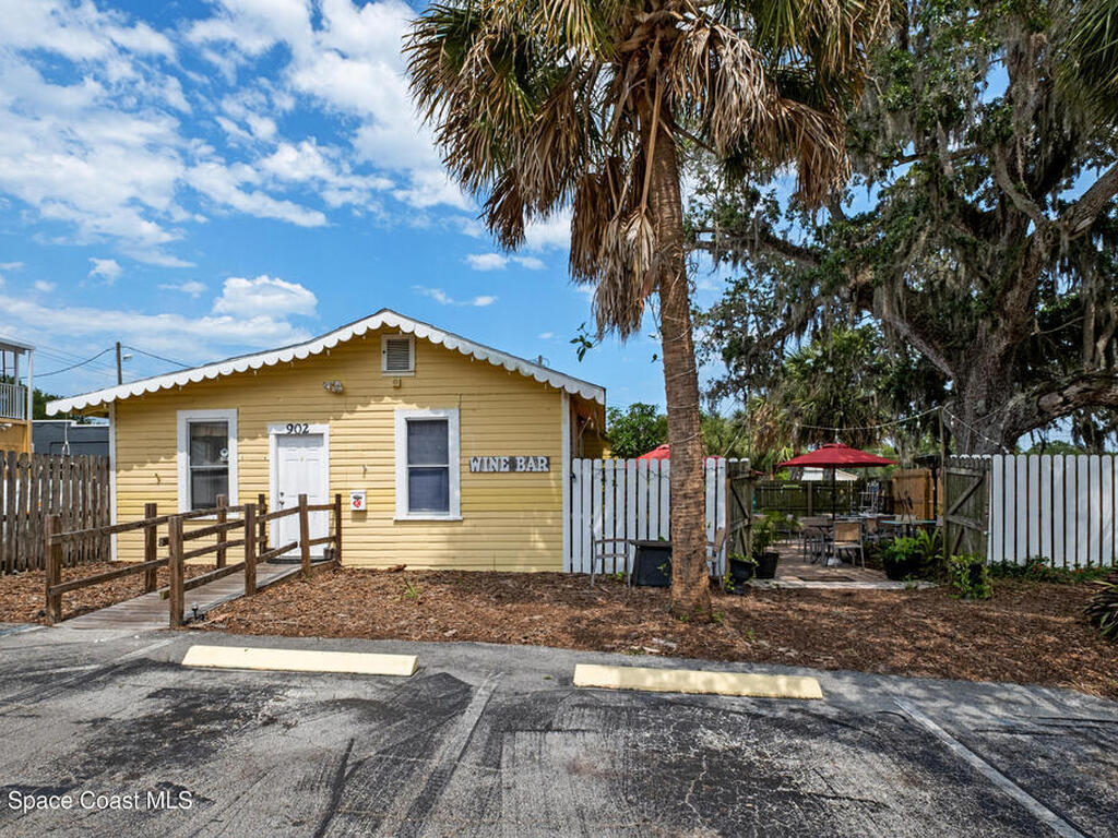 902 Florida Avenue, Cocoa, FL 32922