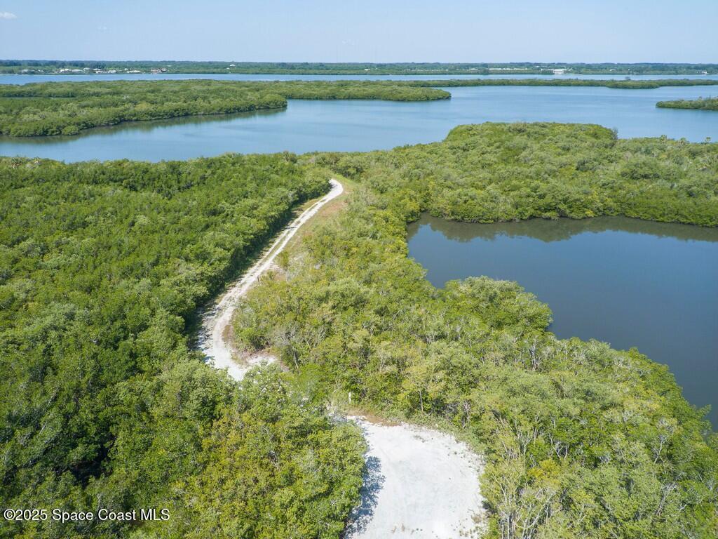 2660 Riverview Court, Vero Beach, FL 32963