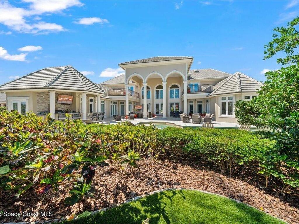 240 Lansing Island Drive, Indian Harbour Beach, FL 32937