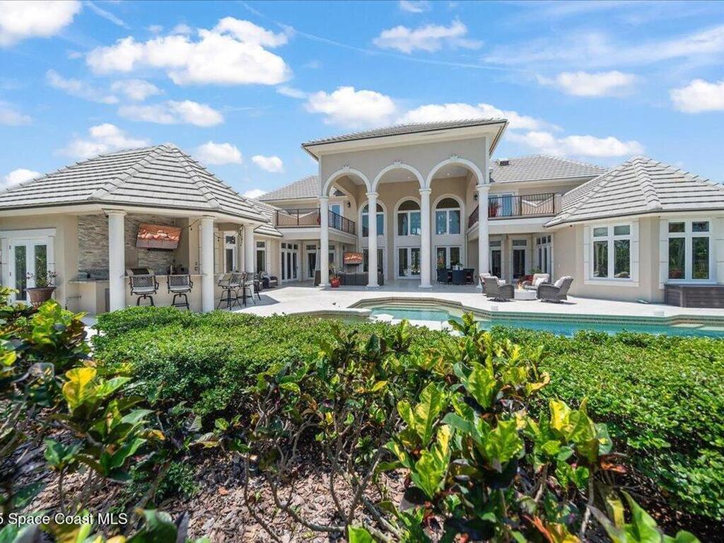 240 Lansing Island Drive, Indian Harbour Beach, FL 32937