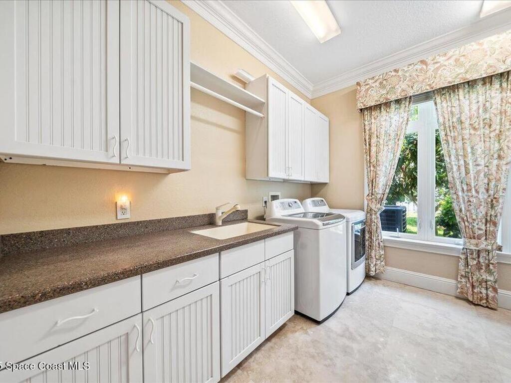 240 Lansing Island Drive, Indian Harbour Beach, FL 32937