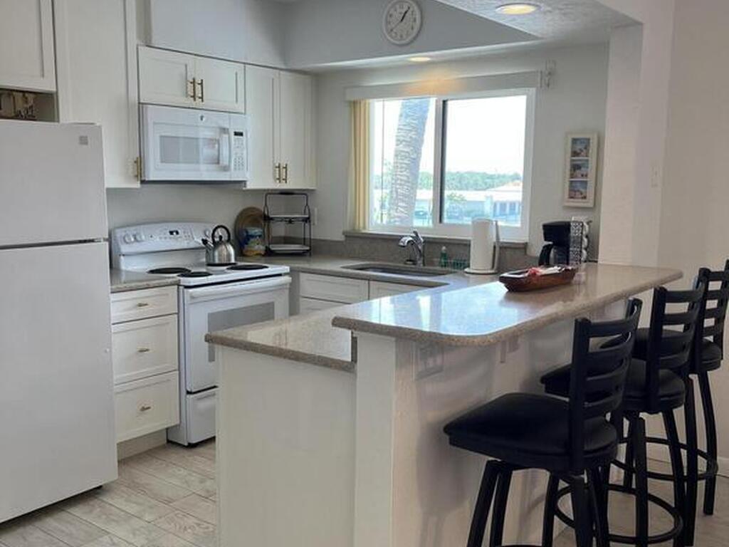 22 Tulip Avenue, Cocoa Beach, FL 32931