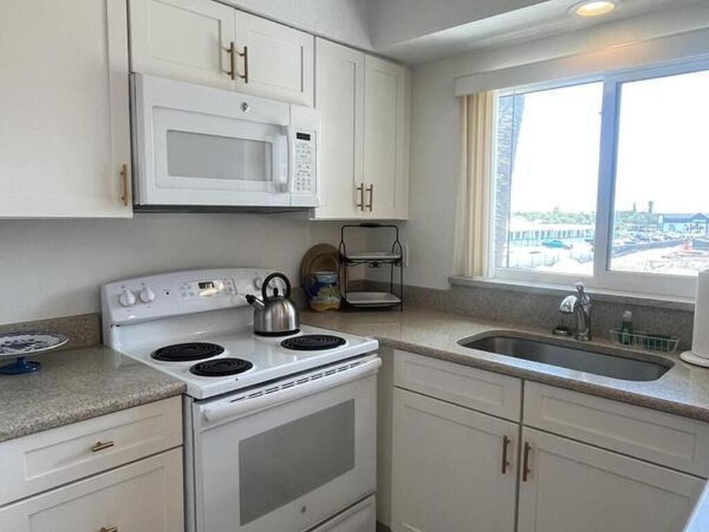 22 Tulip Avenue, Cocoa Beach, FL 32931