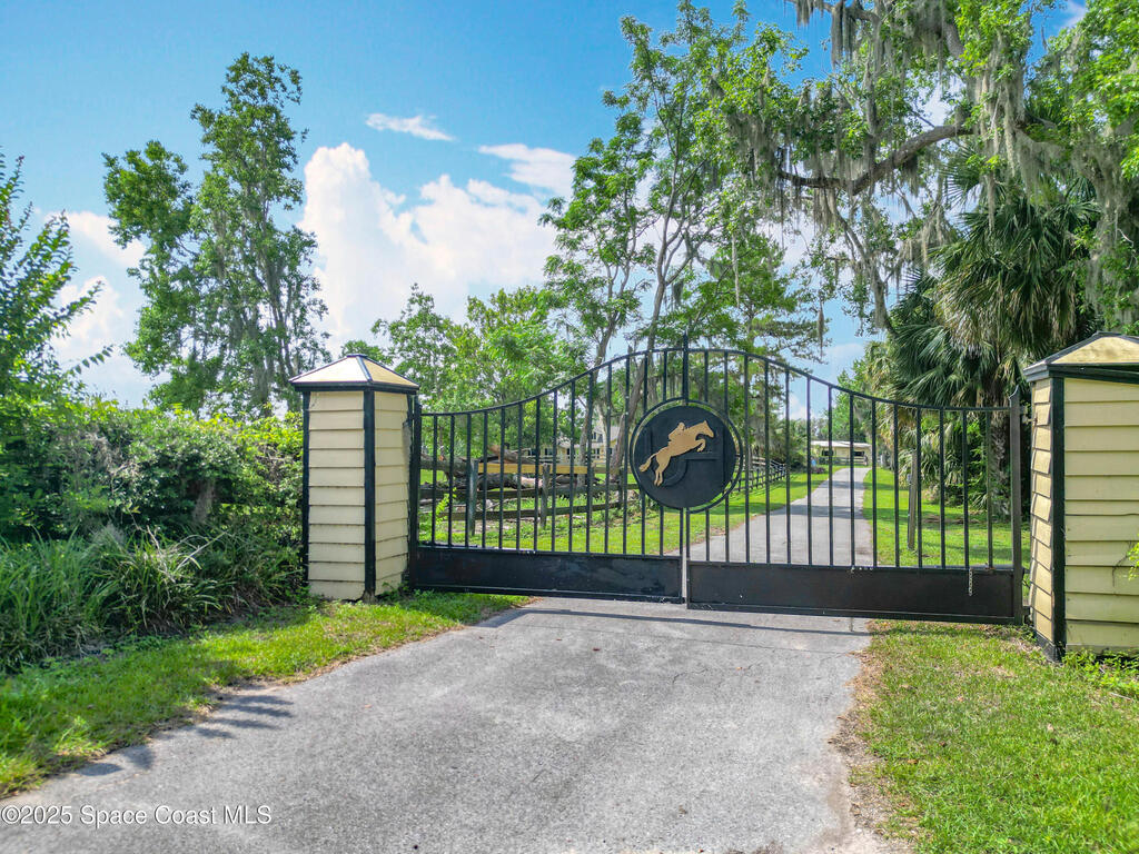 750 SW 91st Place, Ocala, FL 34476