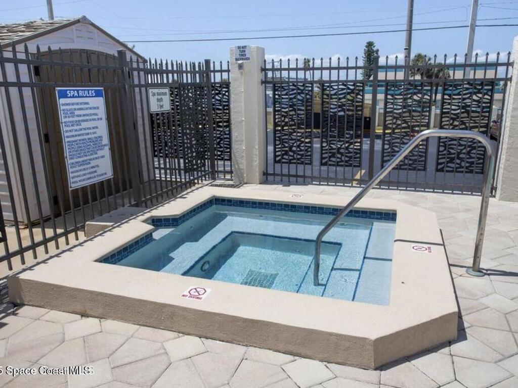 2815 S Atlantic Avenue, Cocoa Beach, FL 32931