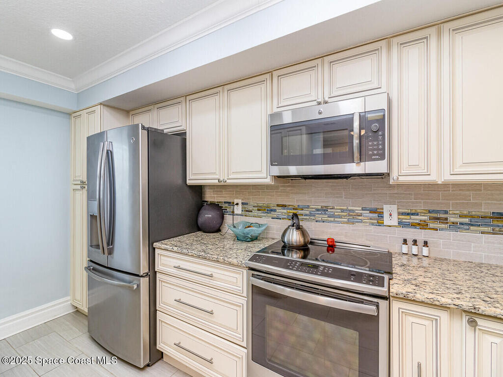 2815 S Atlantic Avenue, Cocoa Beach, FL 32931