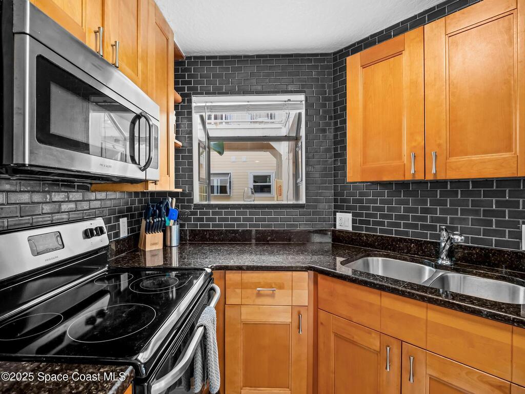 650 Island Club Court, Indialantic, FL 32903