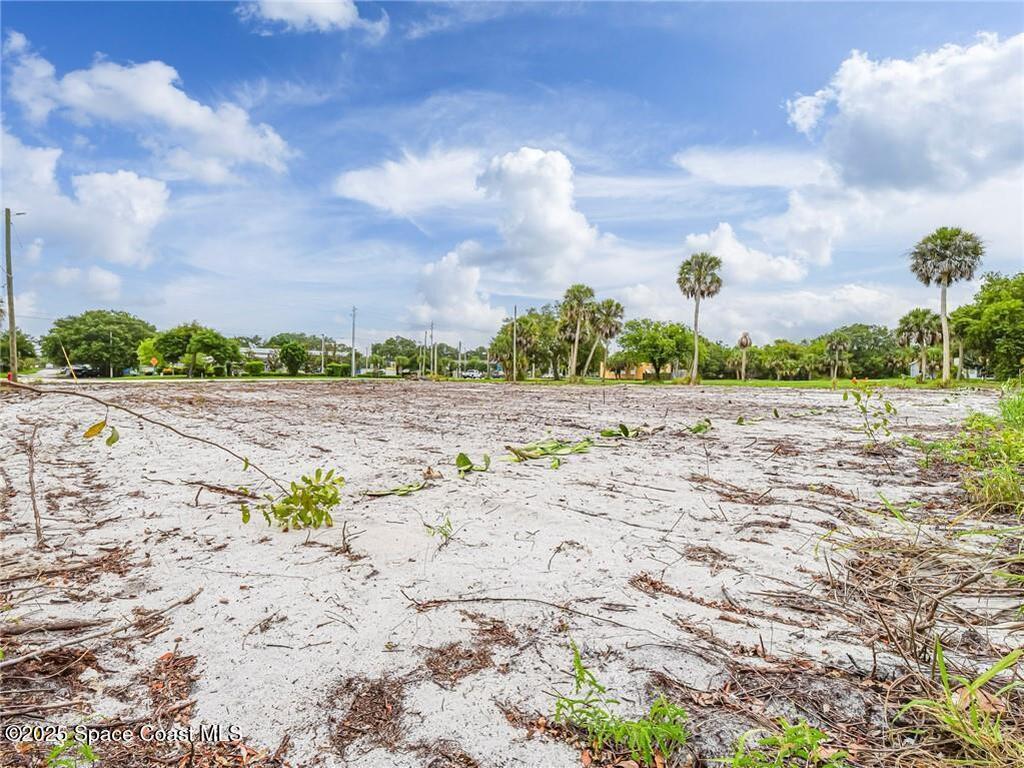 445 Old Dixie Highway, Vero Beach, FL 32962