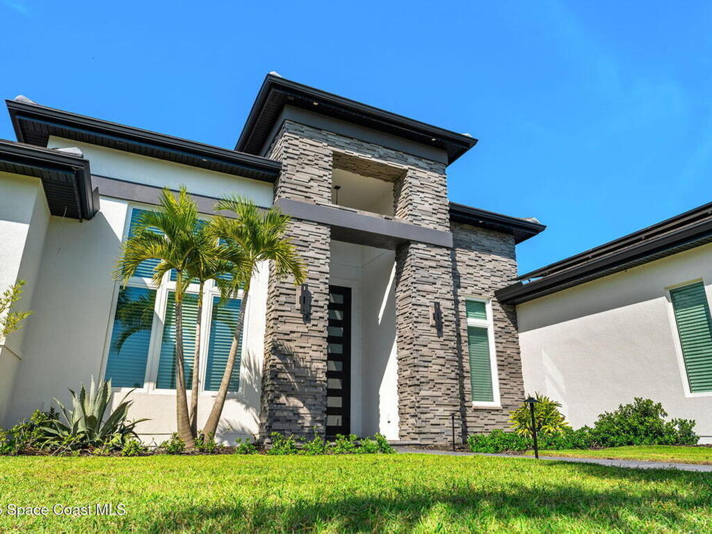 3768 Lake Adelaide Place, Rockledge, FL 32955