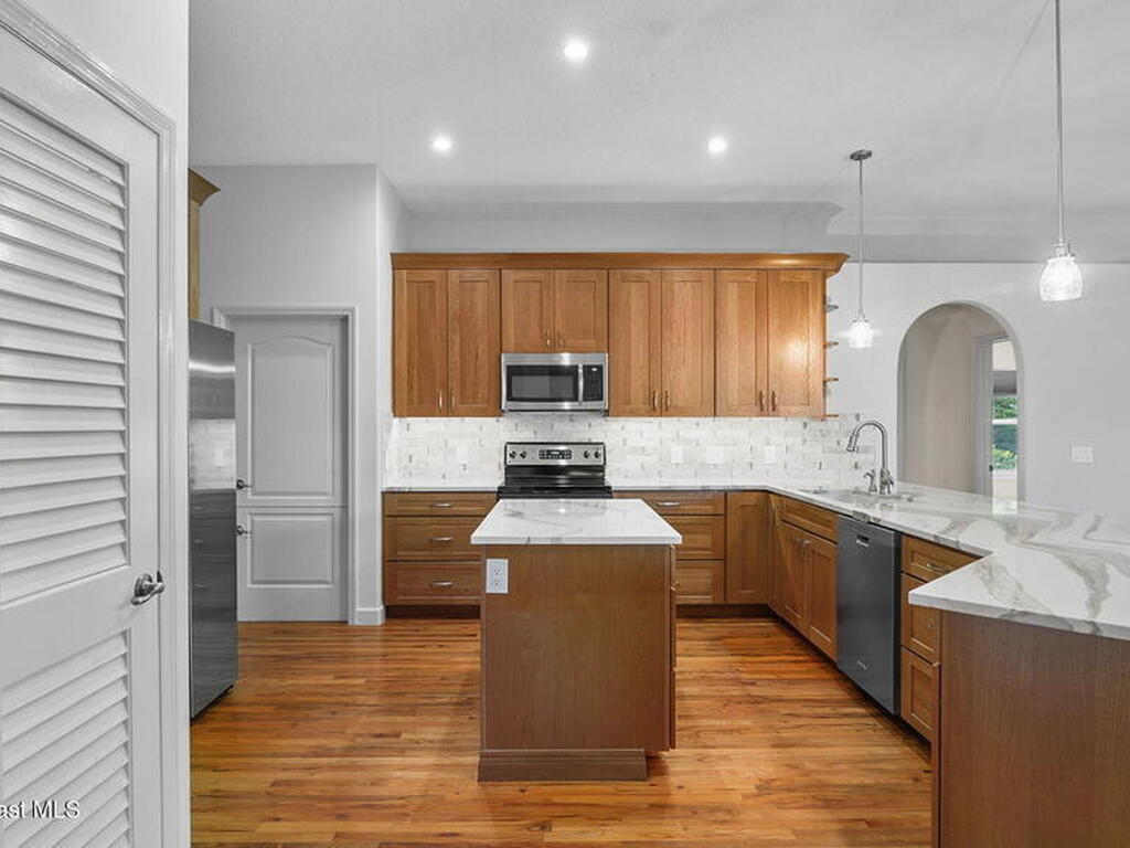 5077 Templeton Place, Suntree, FL 32955