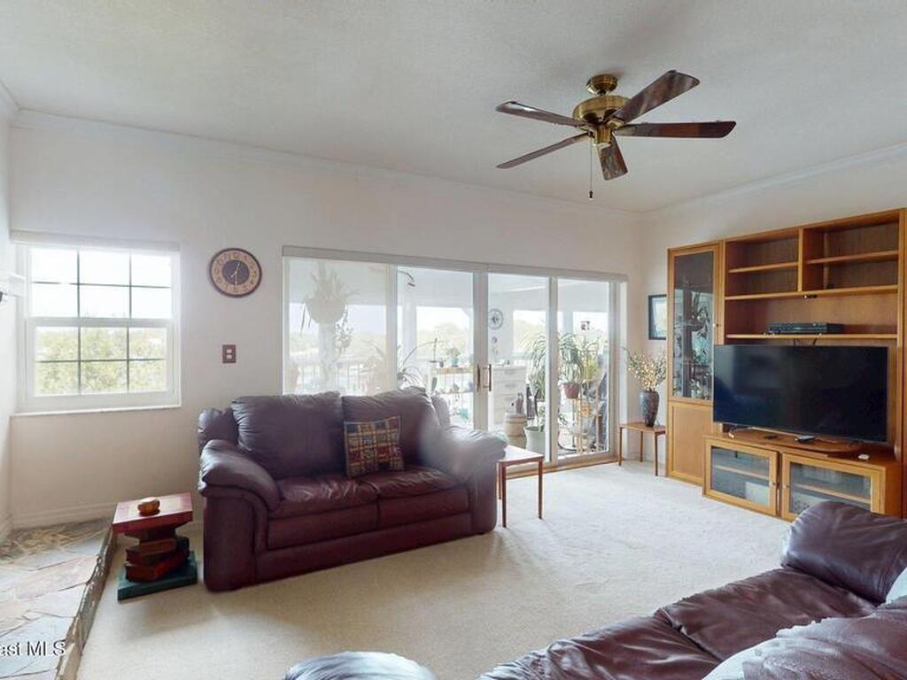 905 N Harbor City Boulevard, Melbourne, FL 32935