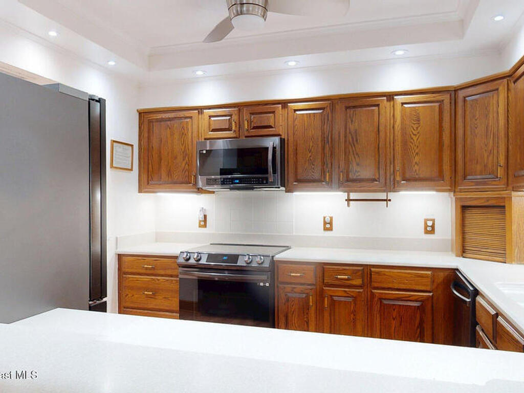 905 N Harbor City Boulevard, Melbourne, FL 32935