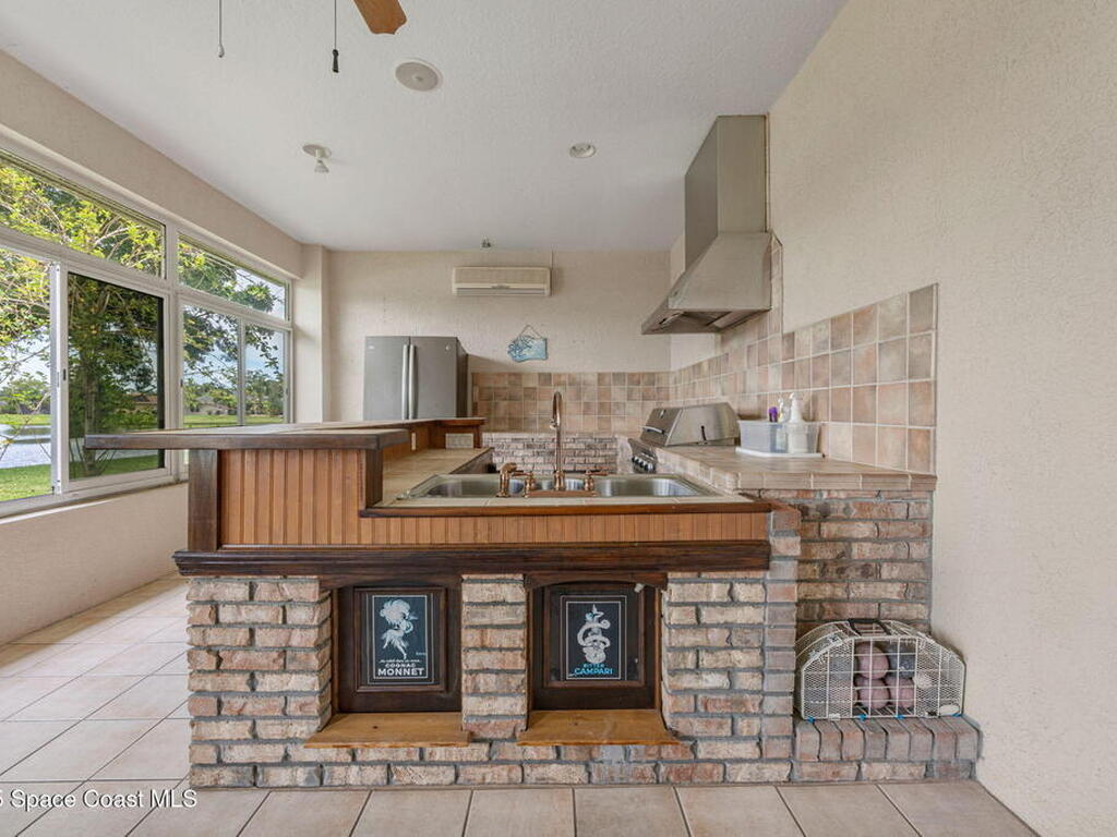 2542 Woodfield Circle, Melbourne, FL 32904