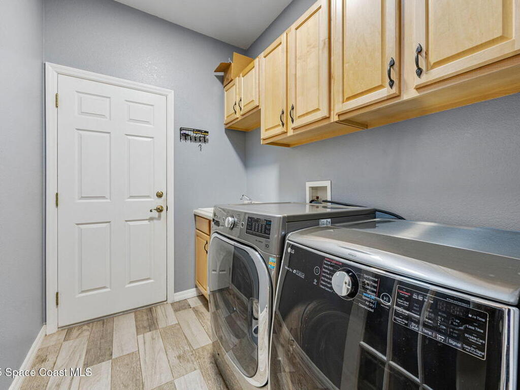 2542 Woodfield Circle, Melbourne, FL 32904