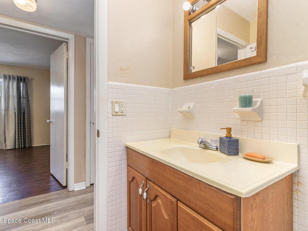 1326 44th Avenue, Vero Beach, FL 32966