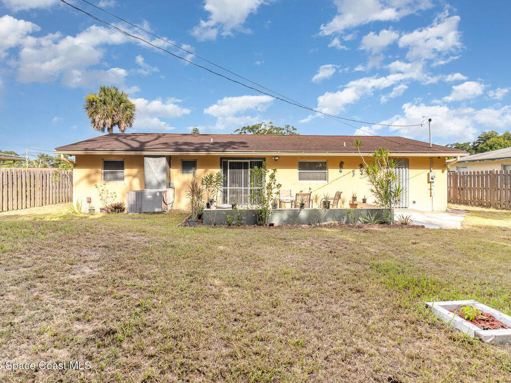 1326 44th Avenue, Vero Beach, FL 32966